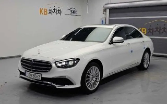 중고차시세표 E-클래스 W213 E220d 4MATIC 익스클루시브 매물 사진 2 - 2023/08 47,043km